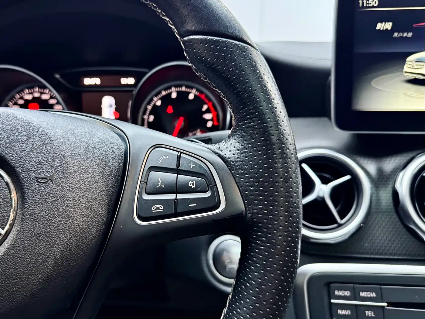 Mercedes-Benz GLA 2017 GLA 200 Fashion фото 21