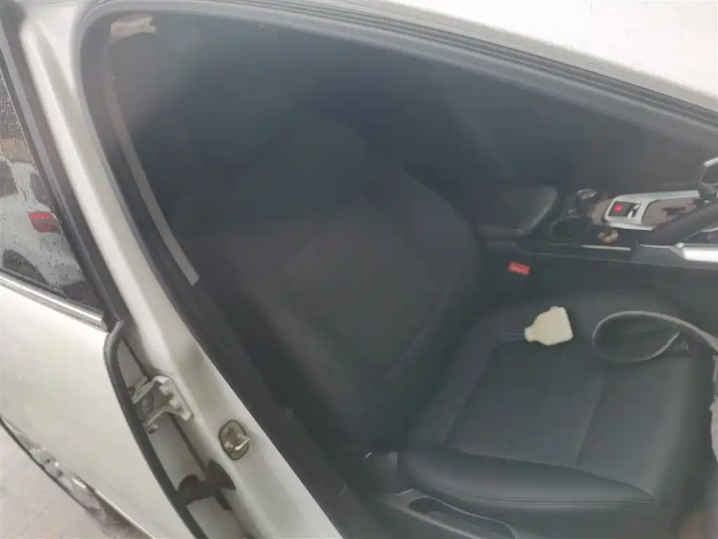 Peugeot 3008 2015 1.6THP Automatic Classic Edition фото 20