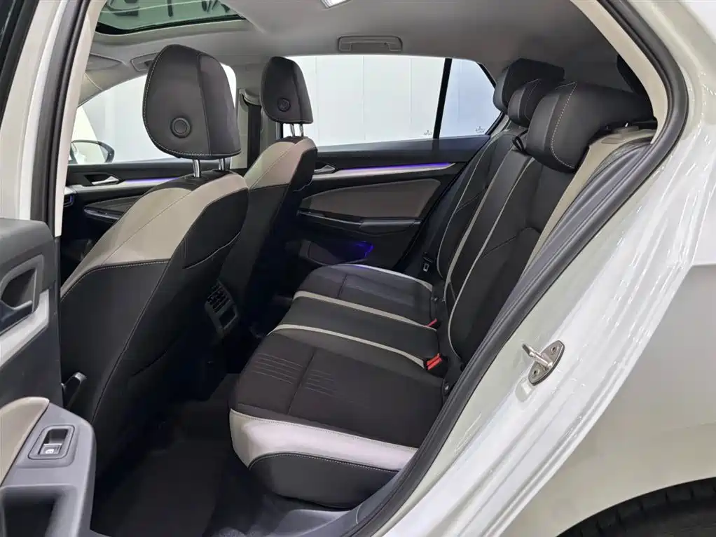 Volkswagen Golf 2021 280TSI DSG Pro фото 9