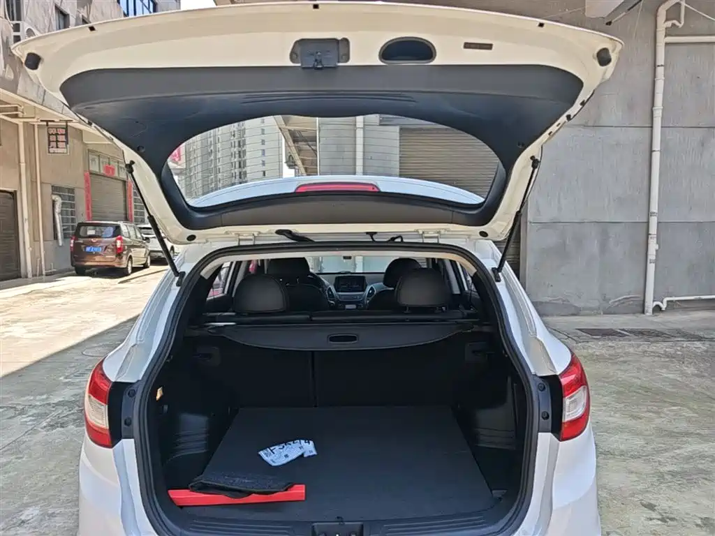 Hyundai Beijing Hyundai ix35 2015 2.0L Automatic 2WD Smart Type China IV фото 19