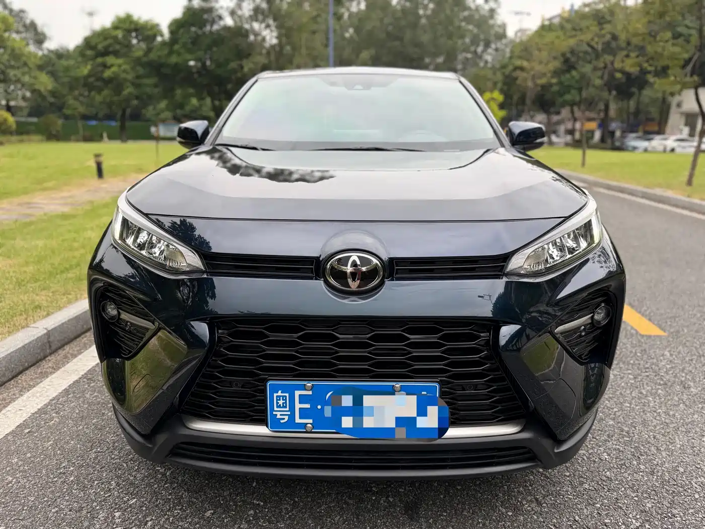 Toyota Wildlander 2022 2.0L CVT AWD Luxury Edition фото 3