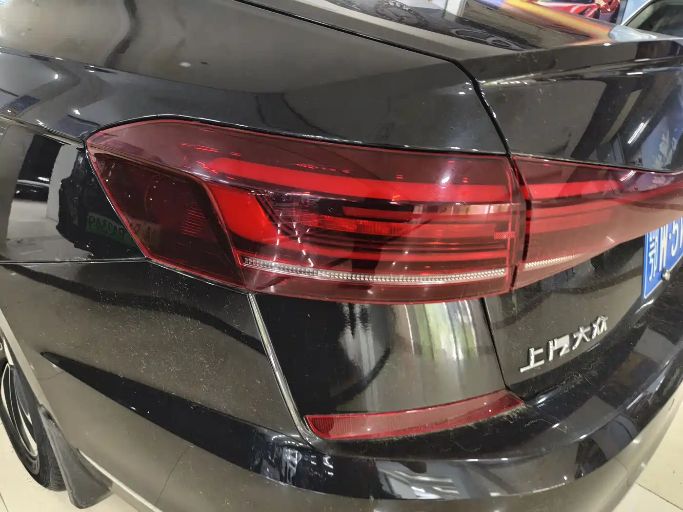 Volkswagen Passat 2023 330TSI Starlight Elite Edition фото 11
