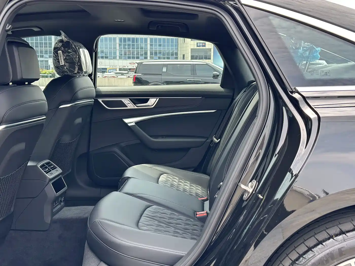 Audi A6L 2025 45 TFSI quattro Premium Sport фото 10