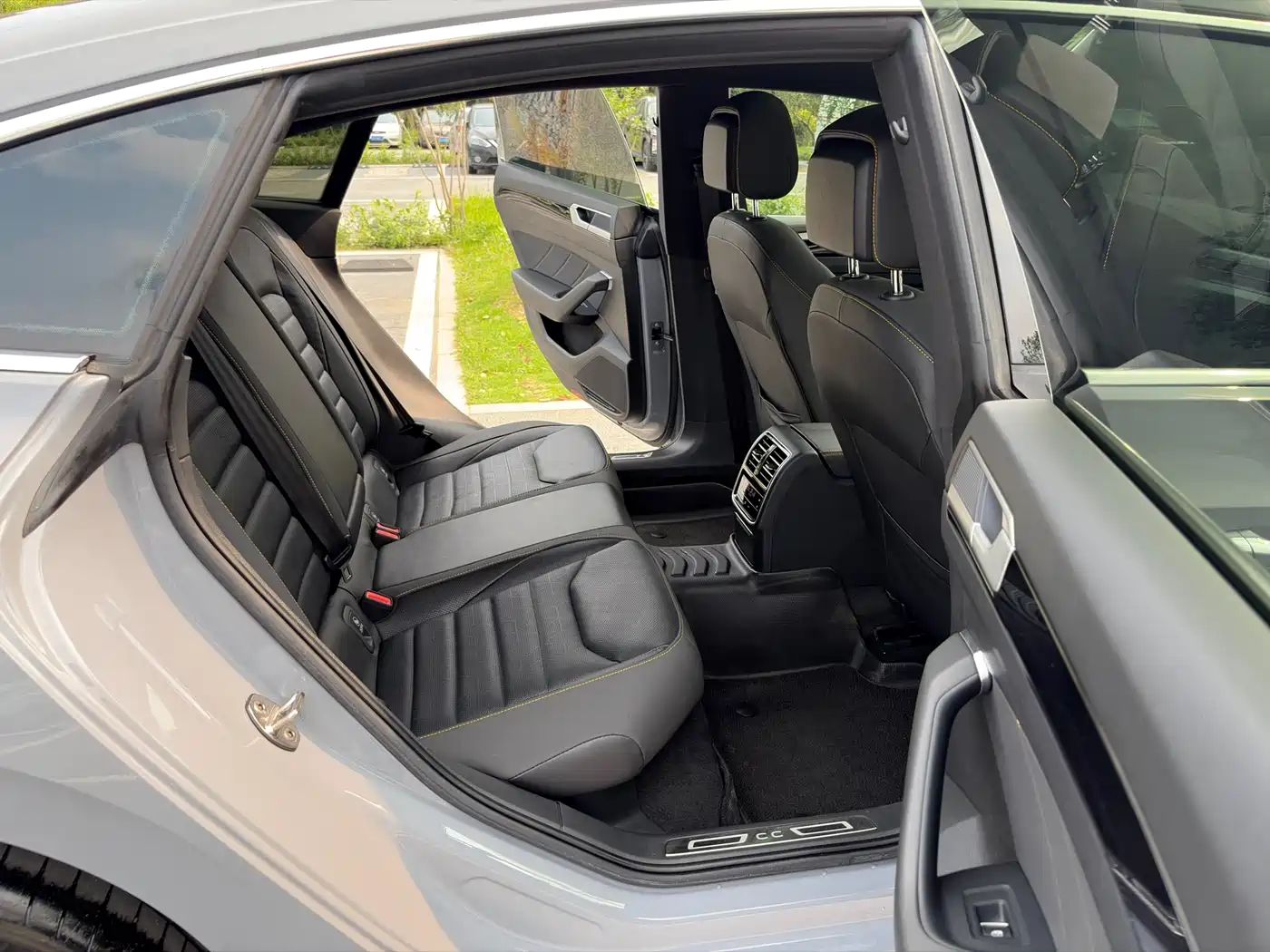 Volkswagen FAW-Volkswagen CC 2023 380TSI Eye-catching Edition фото 13