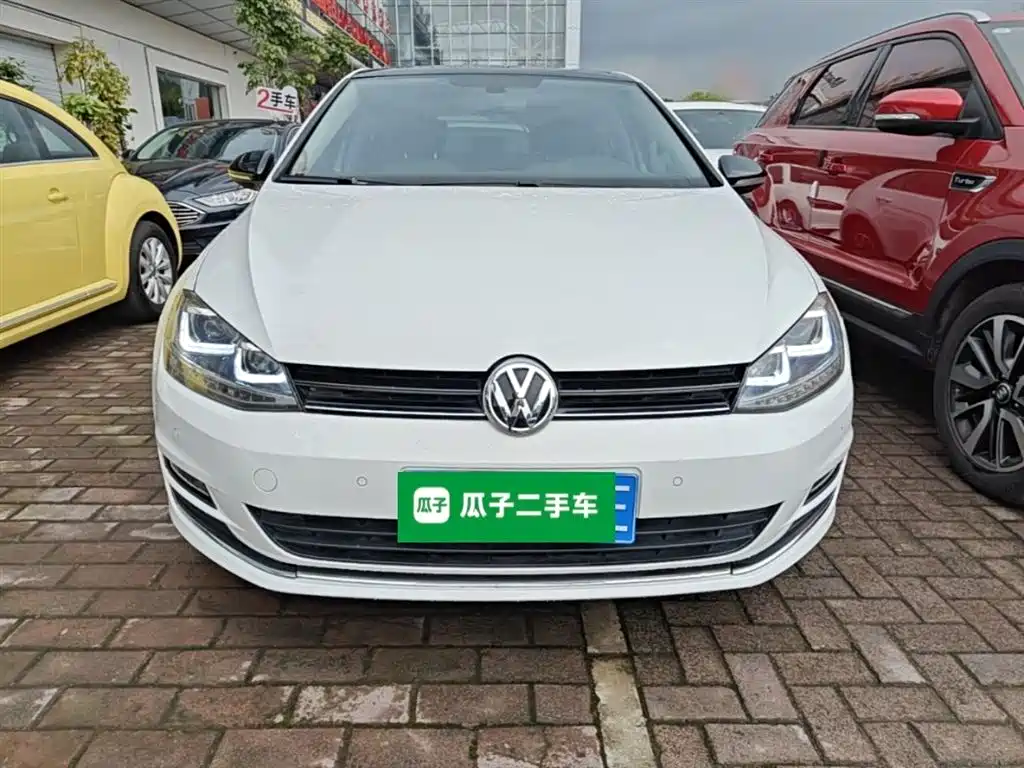 Volkswagen Golf 2017 230TSI Auto Luxury Millionth Anniversary Edition фото 3