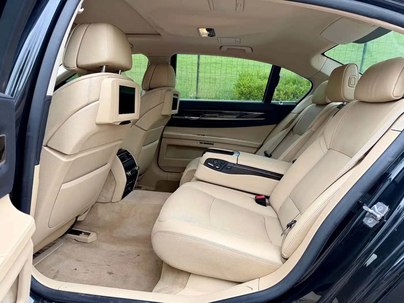 BMW 7 Series 2011 730Li Elegance фото 11