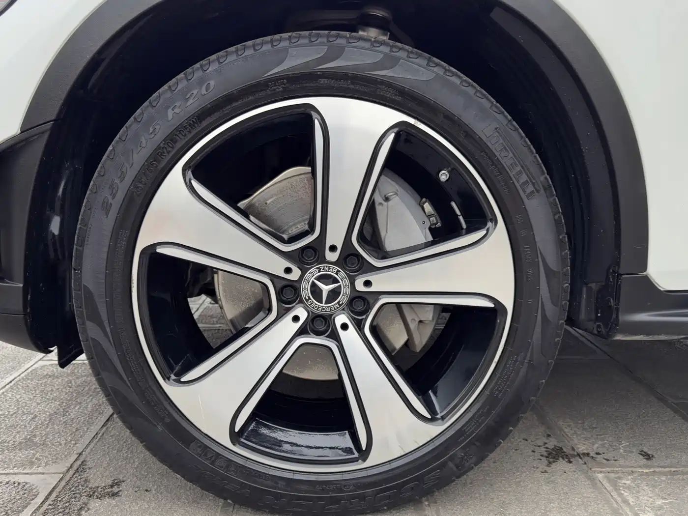 Mercedes-Benz GLC 2022 Facelift GLC 300 L 4MATIC Dynamic Collector's Edition фото 35