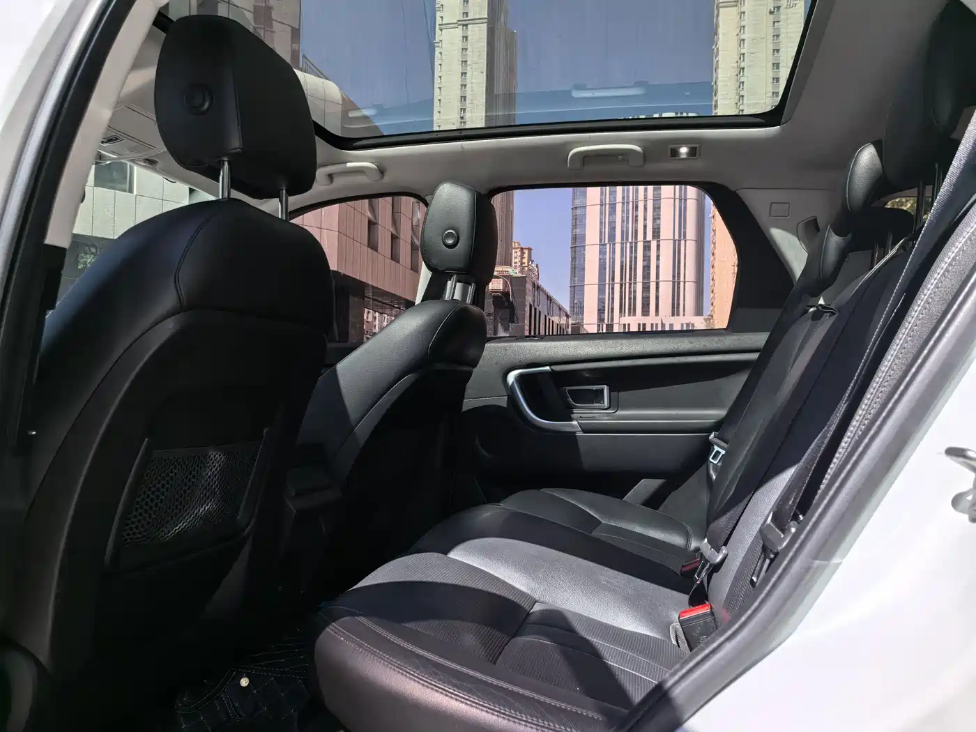 Land Rover Discovery Sport 2018 240PS SE Edition фото 5