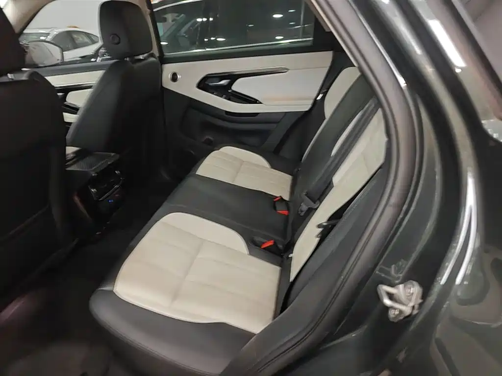 Land Rover Range Rover Evoque 2023 Range Rover Evoque L 249PS Luxury Edition фото 17