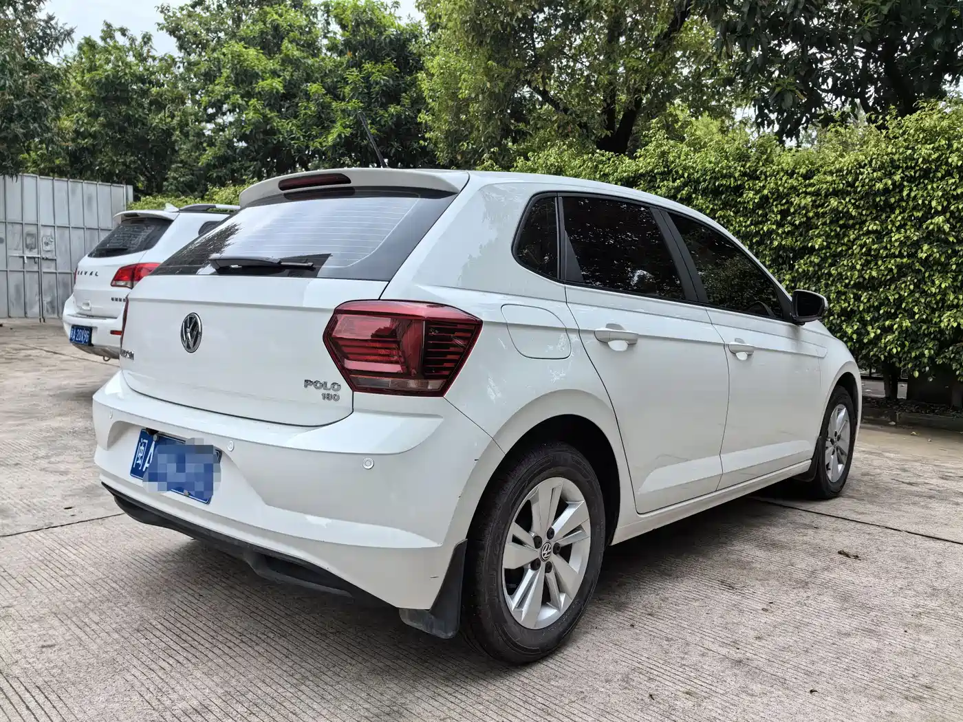 Volkswagen Polo 2019 Plus 1.5L Automatic Panorama Enjoyment Edition фото 5