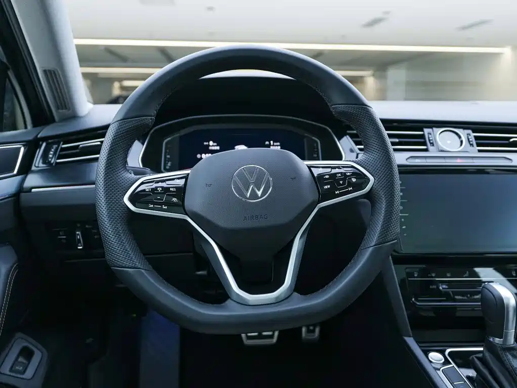 Volkswagen Magotan 2025 2025 Facelift Public Edition 330TSI DSG Luxury