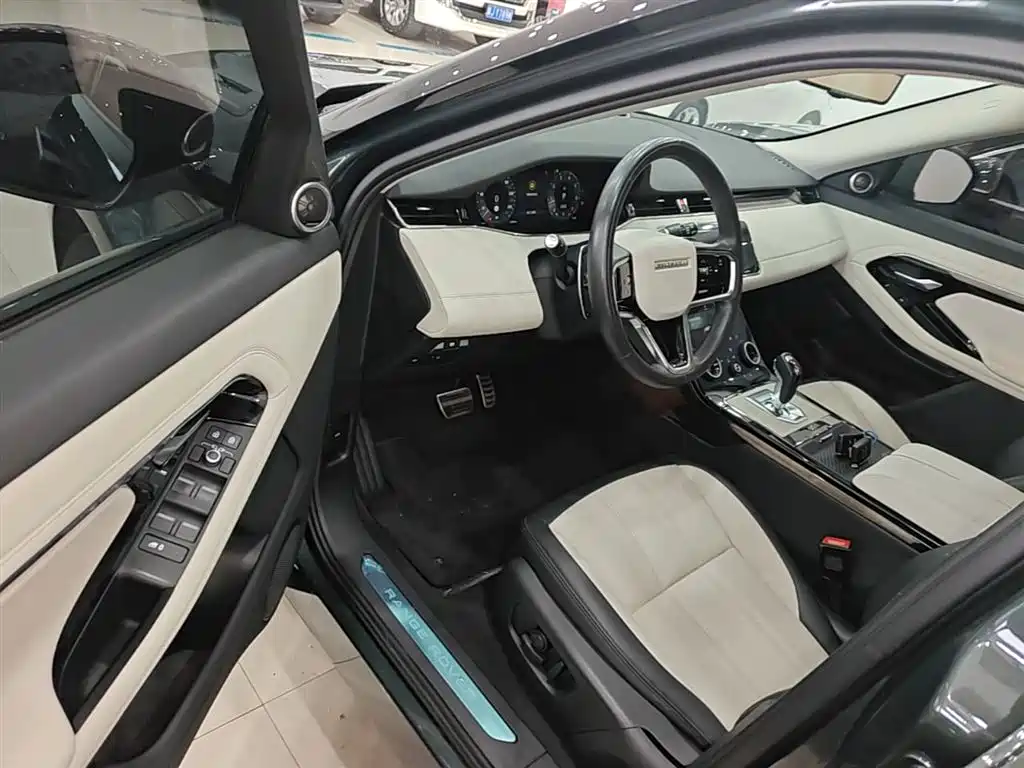 Land Rover Range Rover Evoque 2023 Range Rover Evoque L 249PS Luxury Edition фото 16