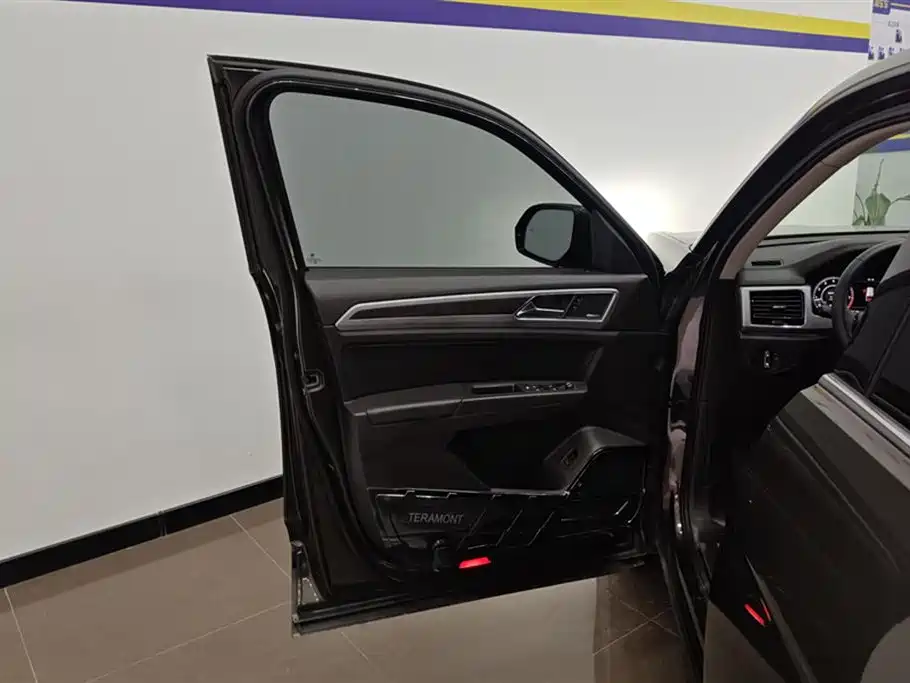 Volkswagen Teramont 2017 330TSI 2WD Flagship Edition фото 7