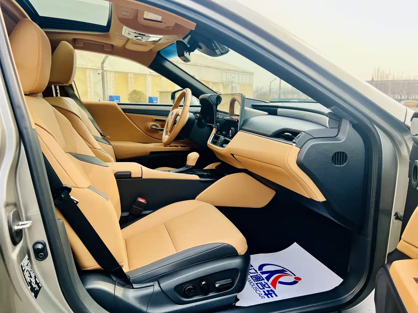 Lexus ES 2025 200 Ultimate Edition фото 11
