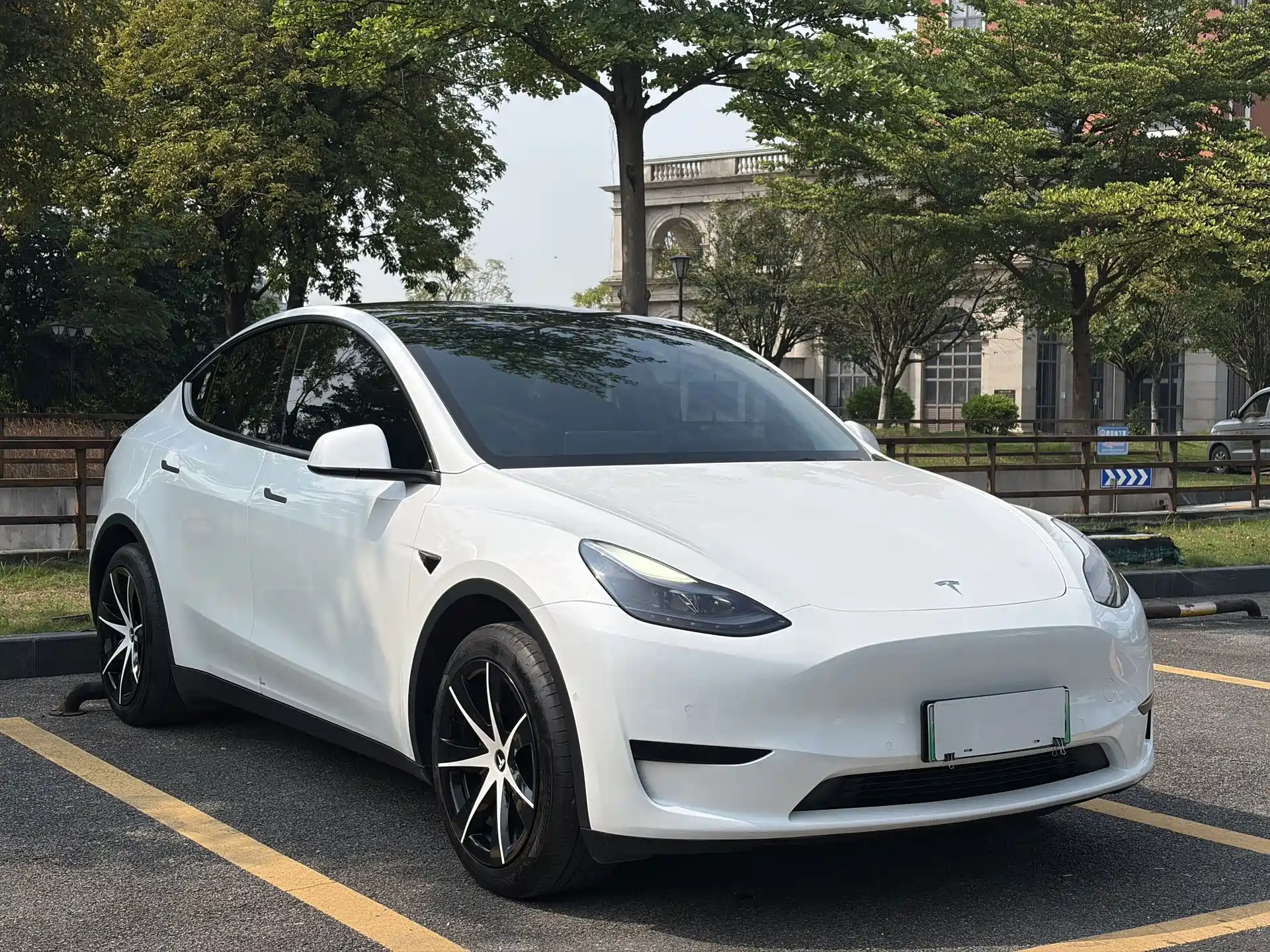 Фото 3 - Tesla Model Y