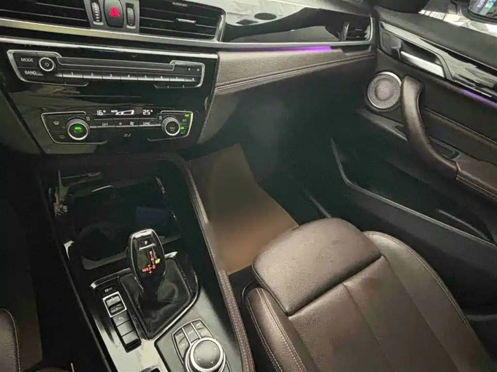 BMW X2 2021 sDrive25i Leading M Off-Road Package фото 17