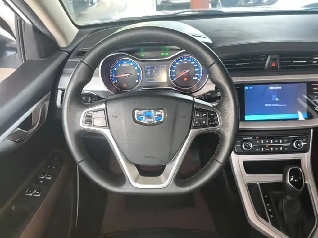Фото 11 - Geely Vision