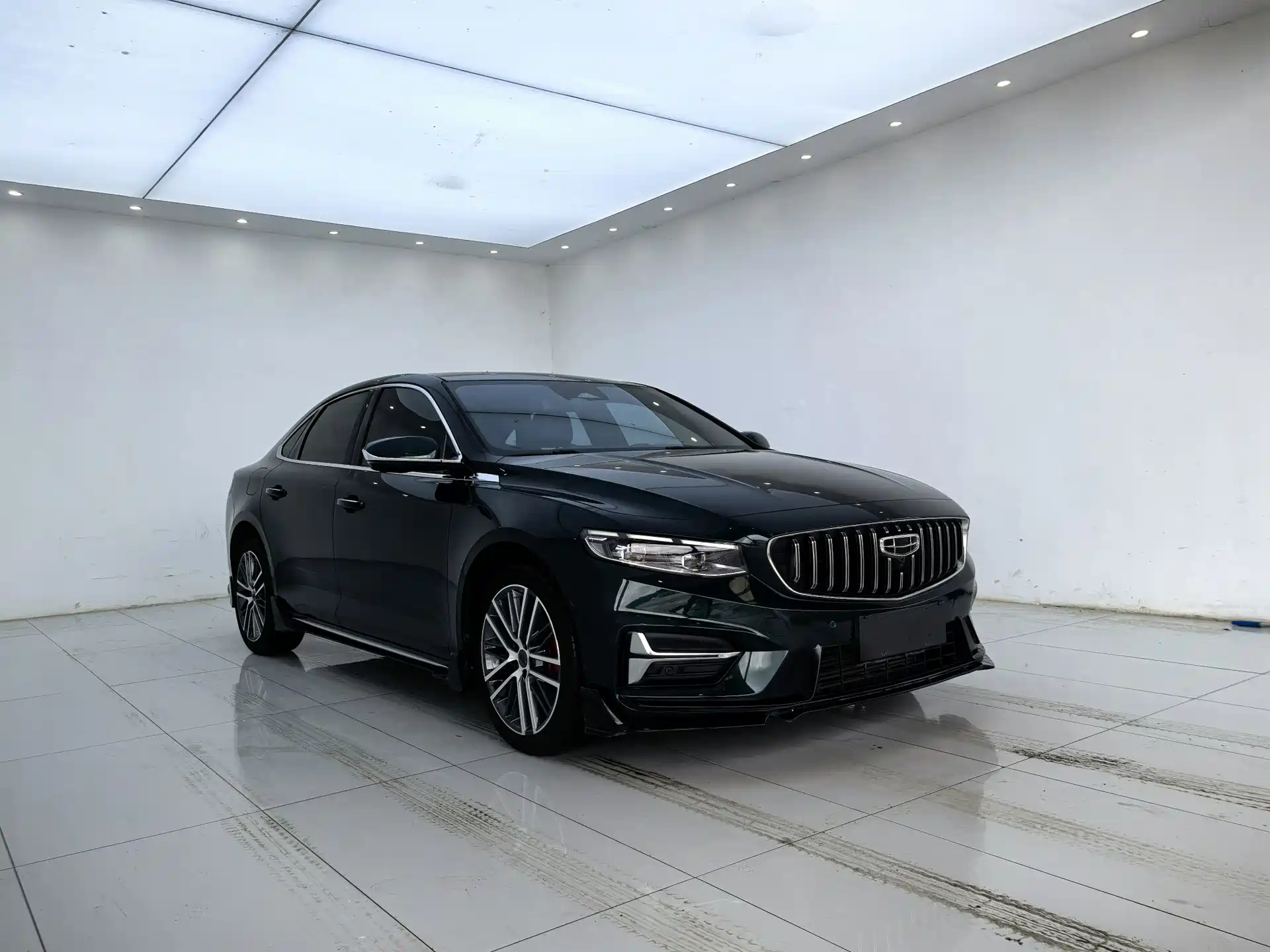 Фото 3 - Geely Preface