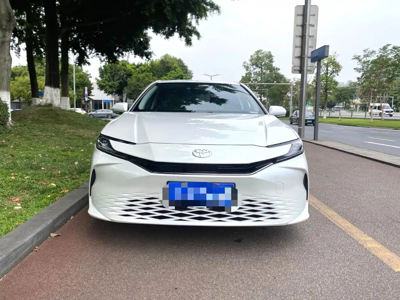 Toyota Camry 2025 2026 2.0E Elite Edition