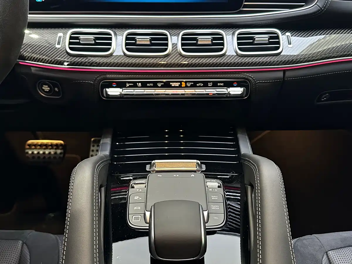 MERCEDES-BENZ GLS AMG