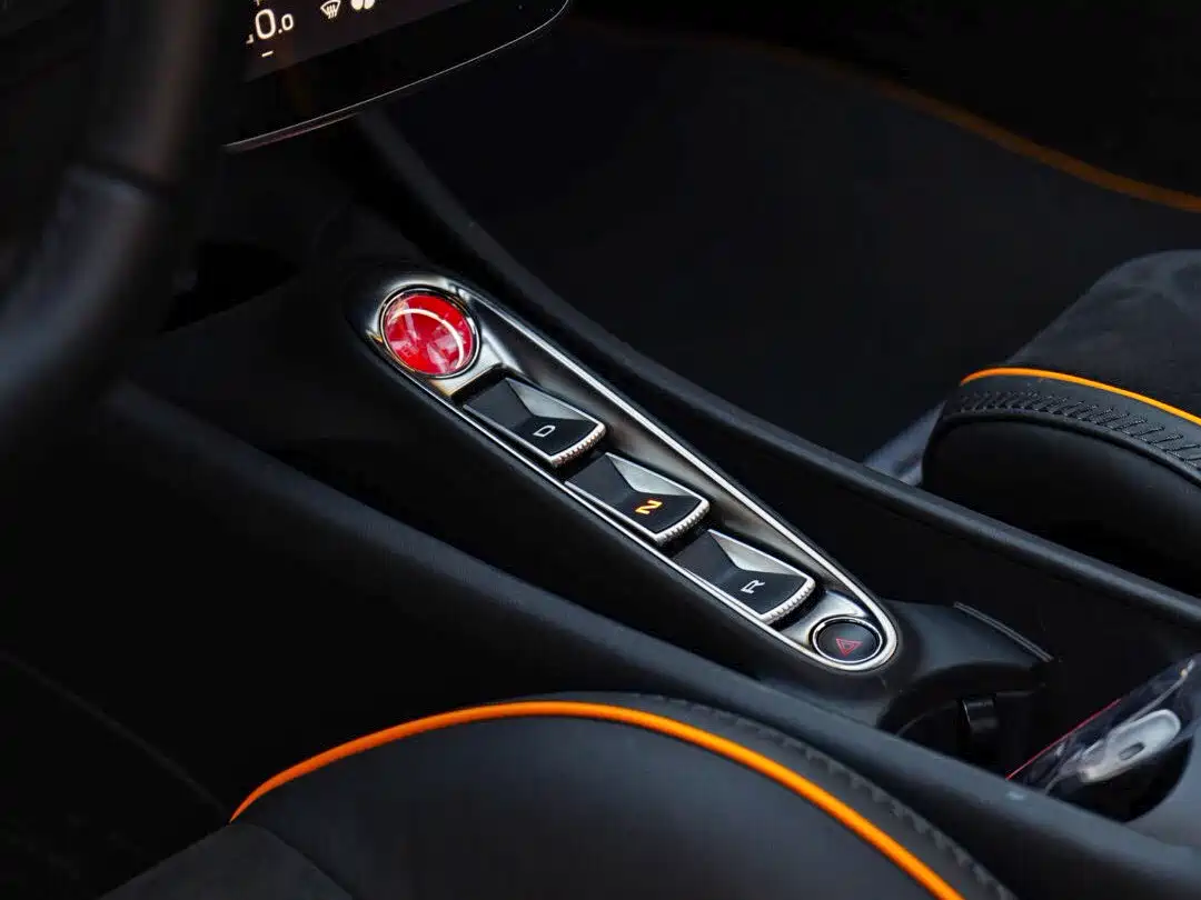 McLaren Artura 2023 3.0T Hybrid Standard фото 13