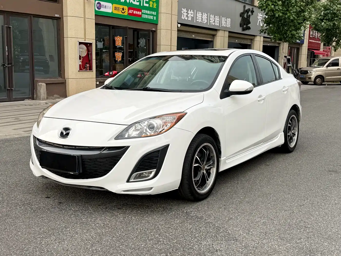 Mazda Mazda3 Axela 2012 2011 Sedan 2.0L Automatic Luxury