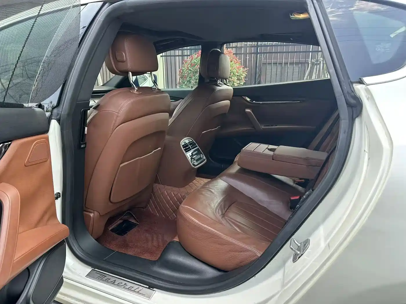 Фото 9 - Maserati Quattroporte