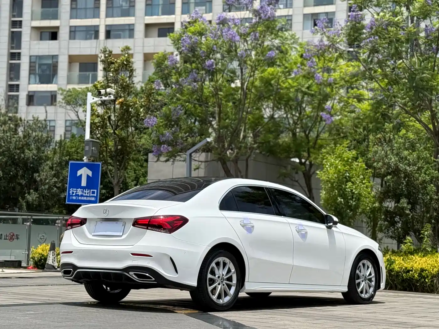 Mercedes-Benz A-Class 2021 A 200 L Sport Sedan Fashion Edition фото 7