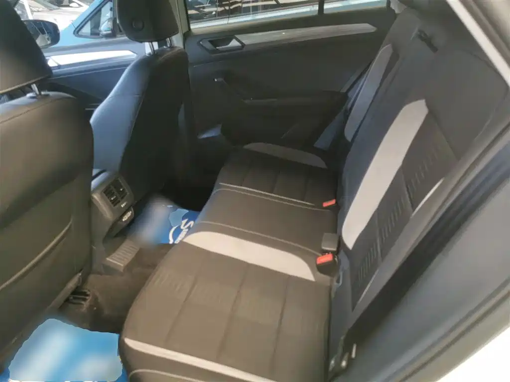Volkswagen T-ROC 2018 230TSI DSG 2WD Progressive China V фото 17