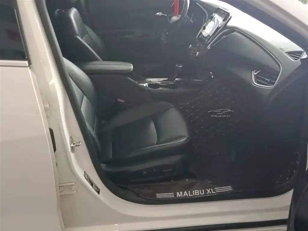 Chevrolet Malibu XL 2017 1.5T Auto Sport Edition фото 25