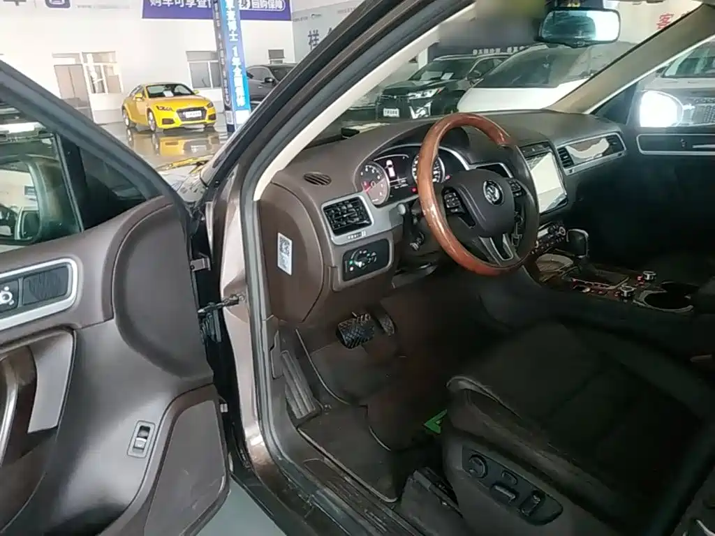 Фото 16 - Volkswagen Touareg