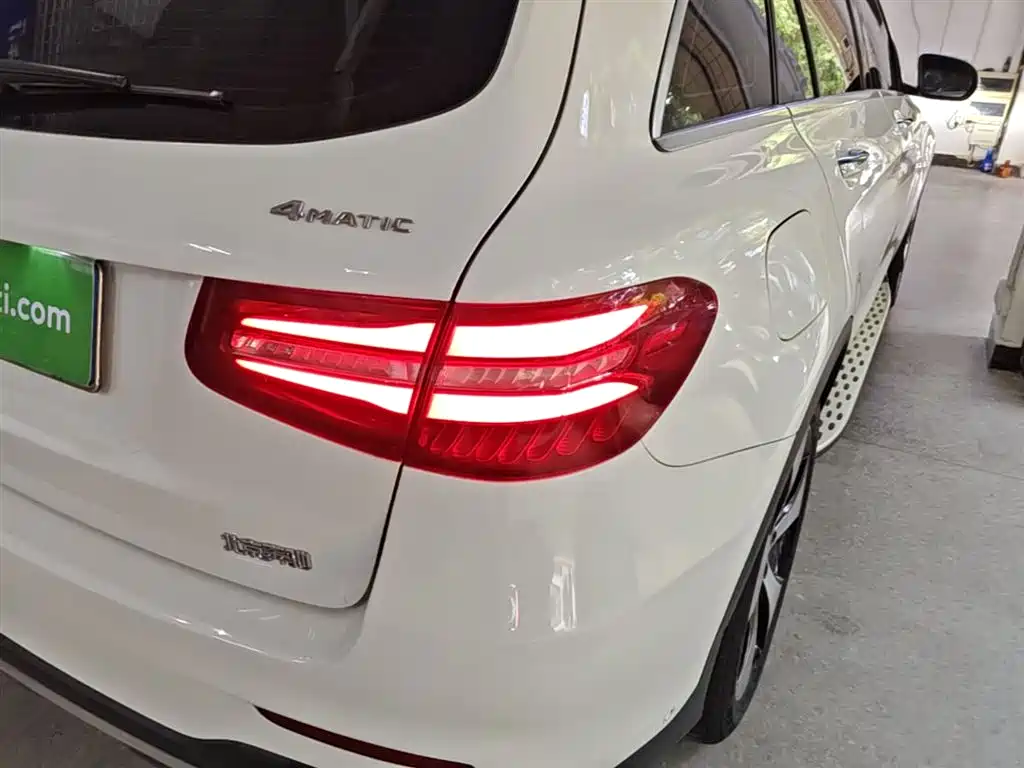Mercedes-Benz GLC 2018 Facelift GLC 300 4MATIC Dynamic фото 8