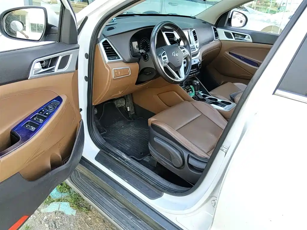 Hyundai Tucson 2015 1.6T Dual Clutch 2WD Smart фото 16