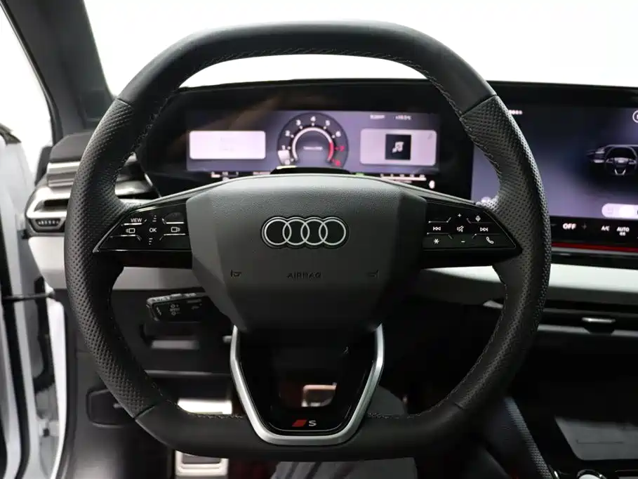 Фото 12 - Audi A5L