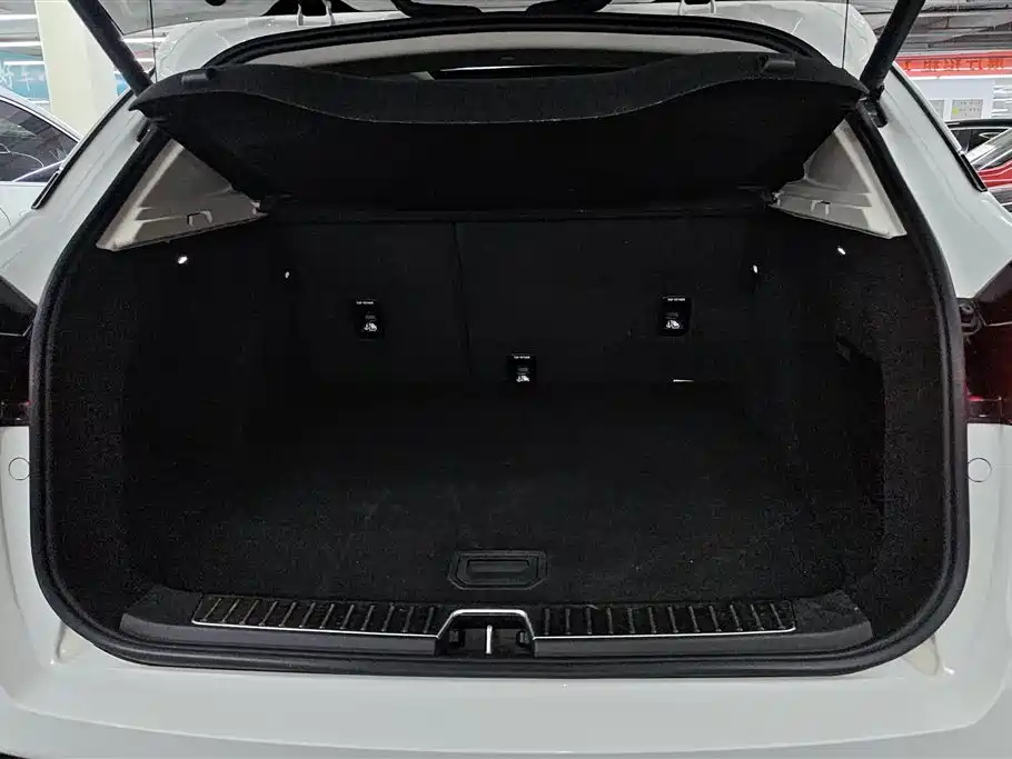 Lynk & Co 01 2017 2.0T 2WD Pro Version фото 4
