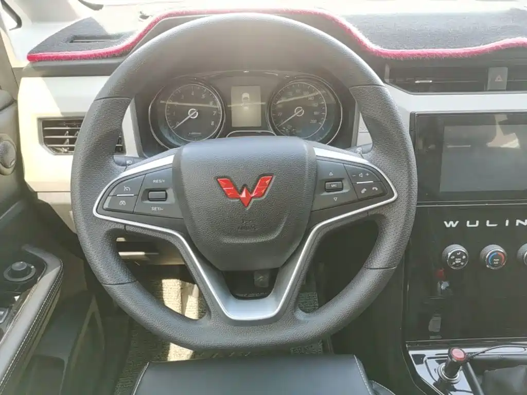 Wuling Motors Wuling Journey 2024 2021 1.5T Manual Luxury Edition