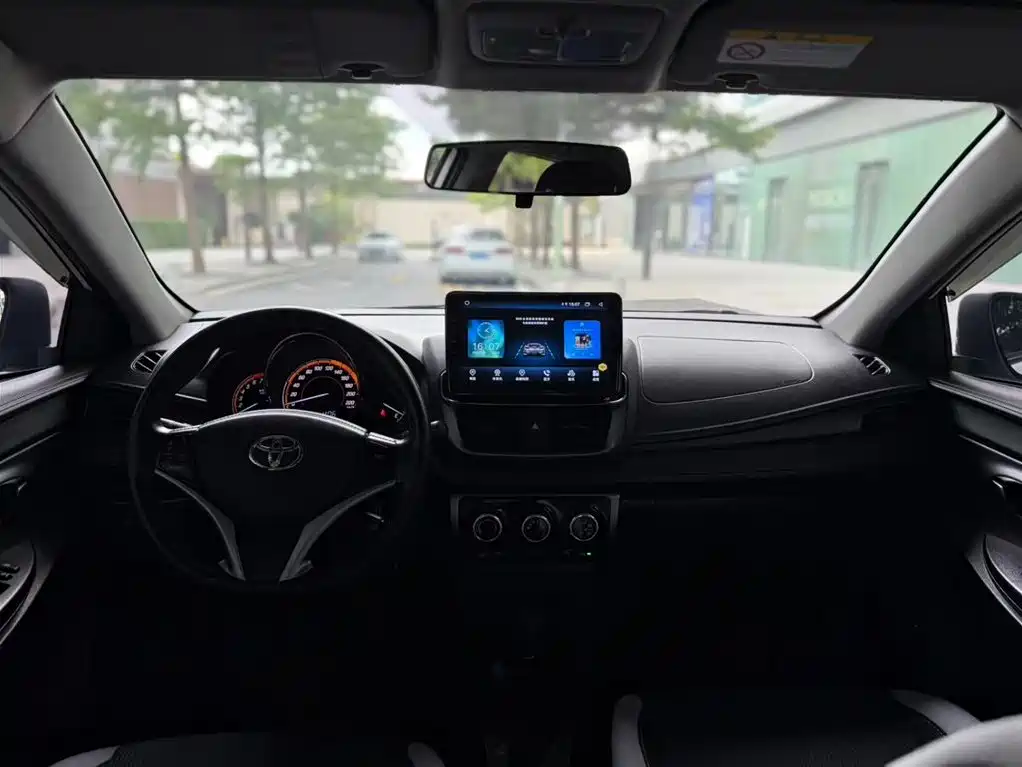 Toyota YARiS L Zhi Xuan 2022 Zhi Xuan X 1.5L CVT Leading PLUS Edition фото 2
