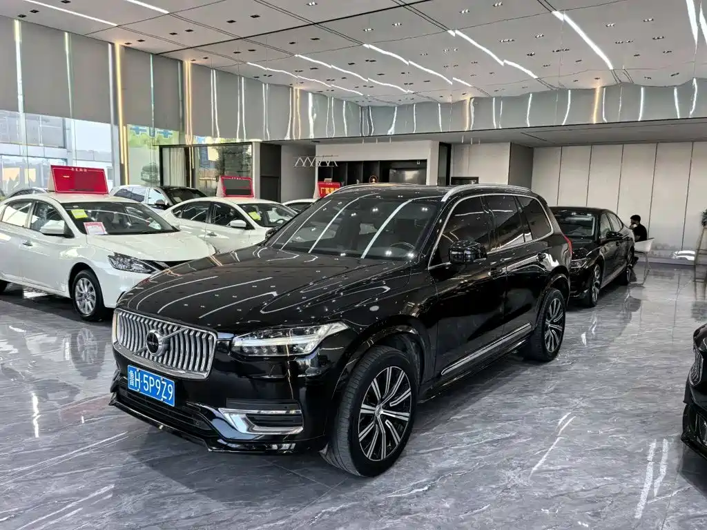 Фото 1 - Volvo XC90