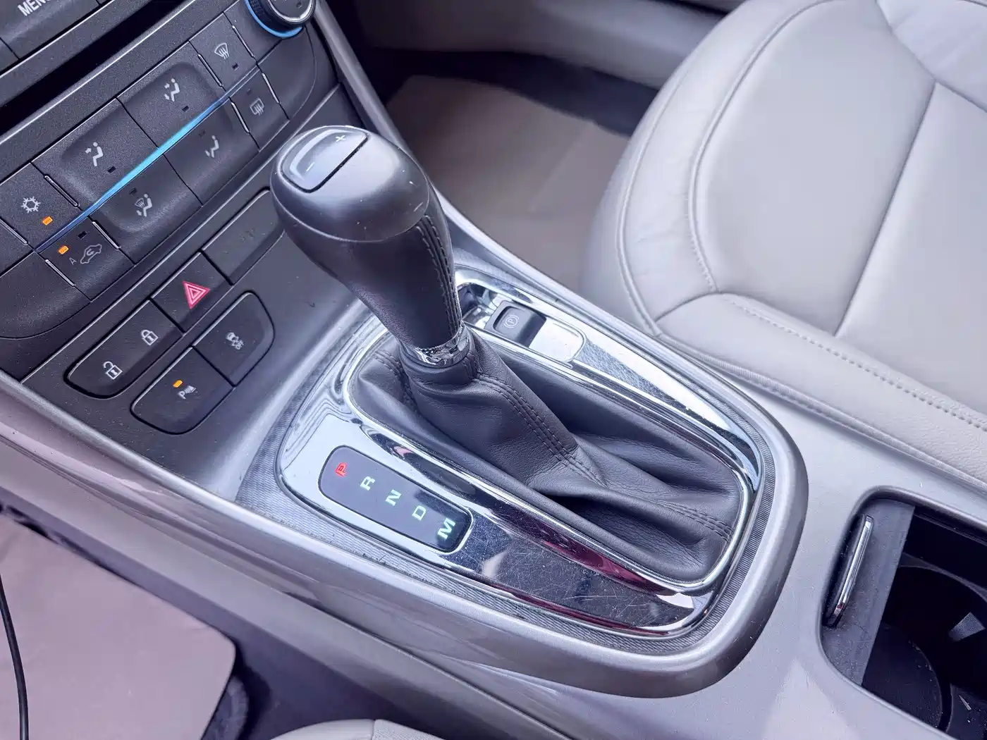 Chevrolet Malibu 2013 2.4L Automatic Luxury Edition фото 18
