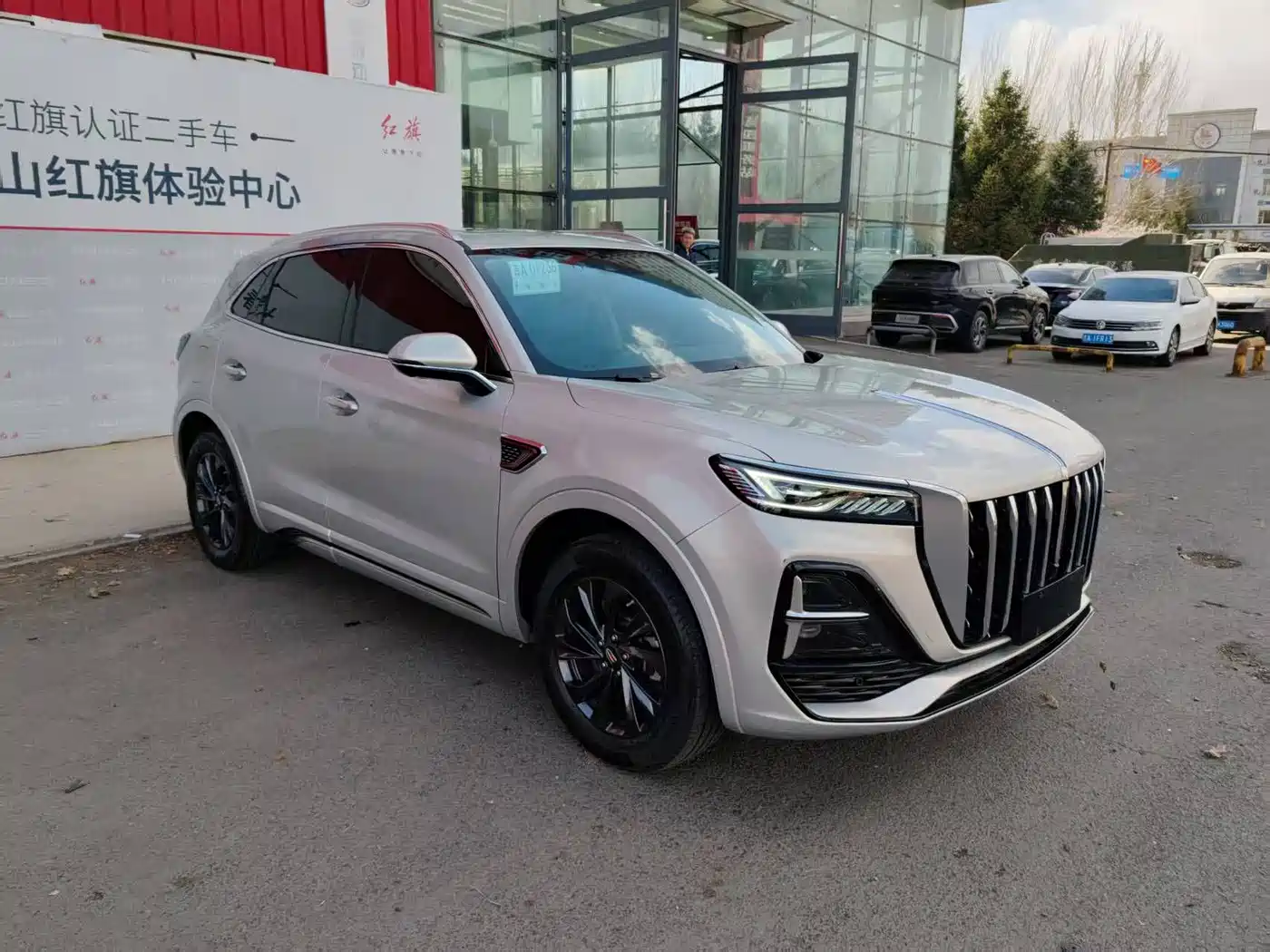 Hongqi HS5 2023 2.0T Flag Enjoy Pro Edition фото 2