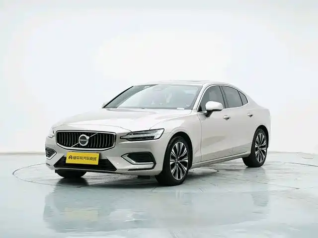 Фото 1 - Volvo S60