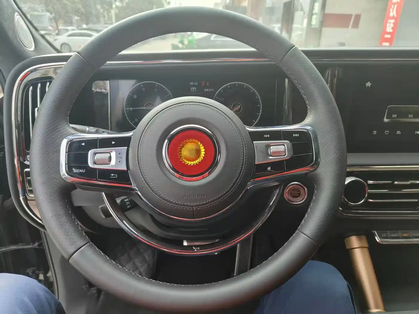 Hongqi Guoyao 2022 4.0T Elegant Flagship 6-Seater фото 9