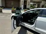 Photo 18 - Tesla Model S