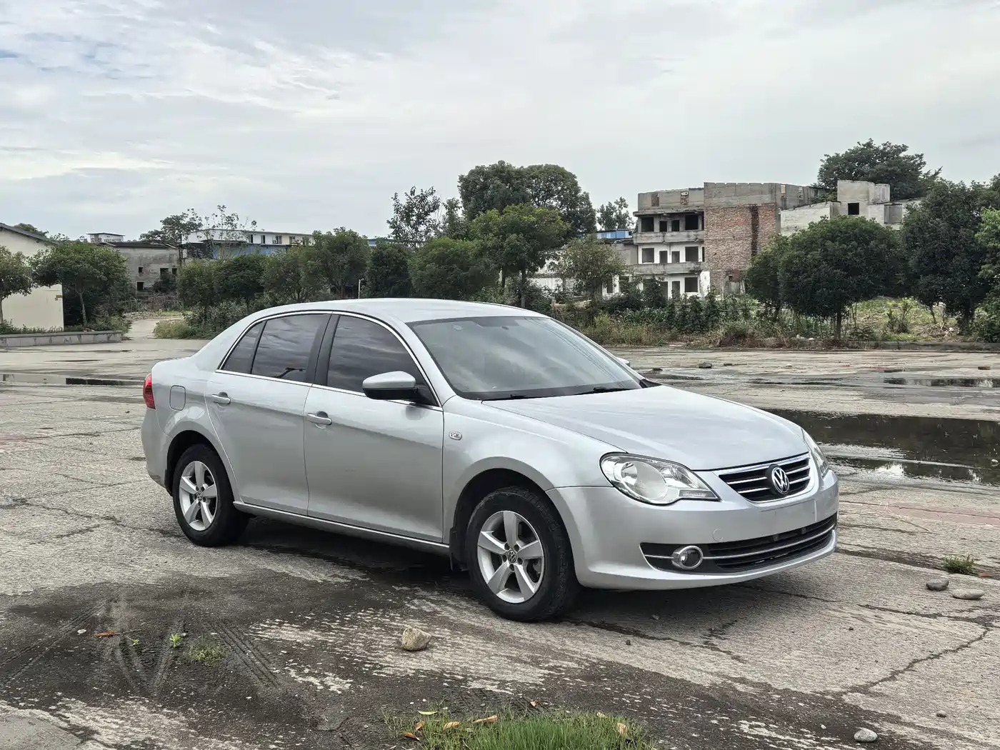 Volkswagen Bora 2012 1.6L Automatic Fashion Value Edition фото 2