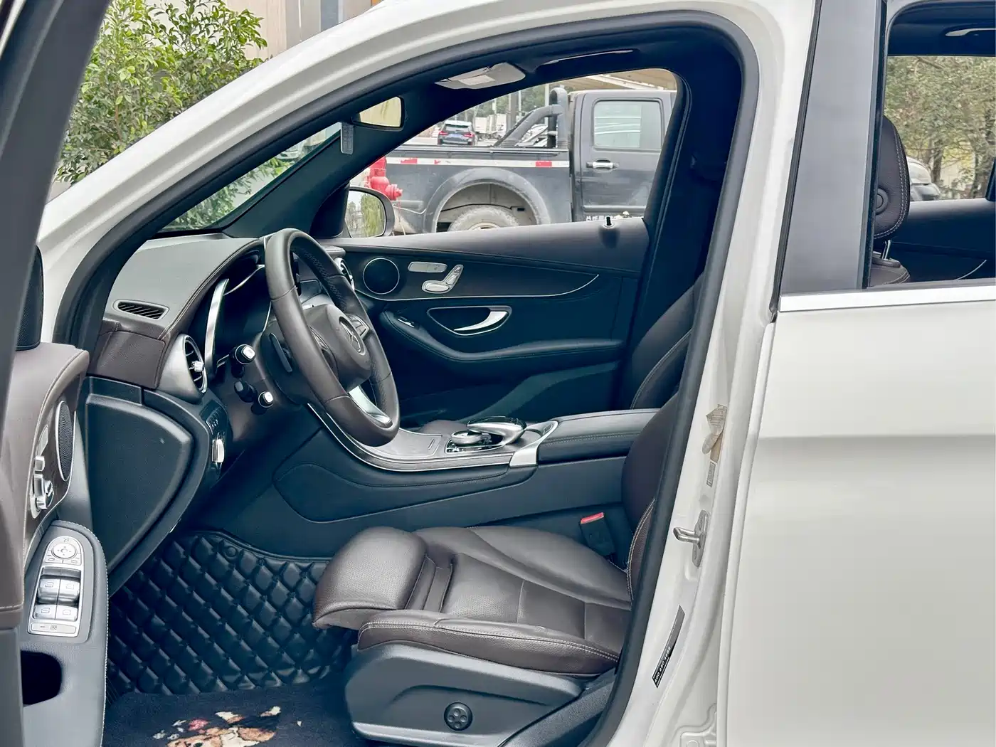Mercedes-Benz GLC 2017 GLC 300 4MATIC Dynamic фото 7