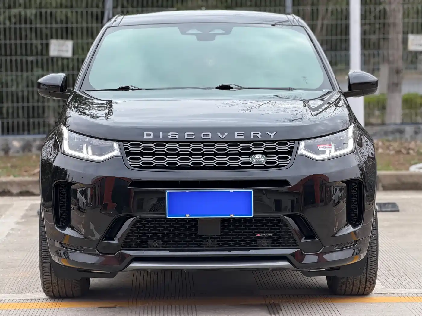 Land Rover Discovery Sport 2022 Model Facelift 249PS R-Dynamic S Performance Edition 5-seater фото 2