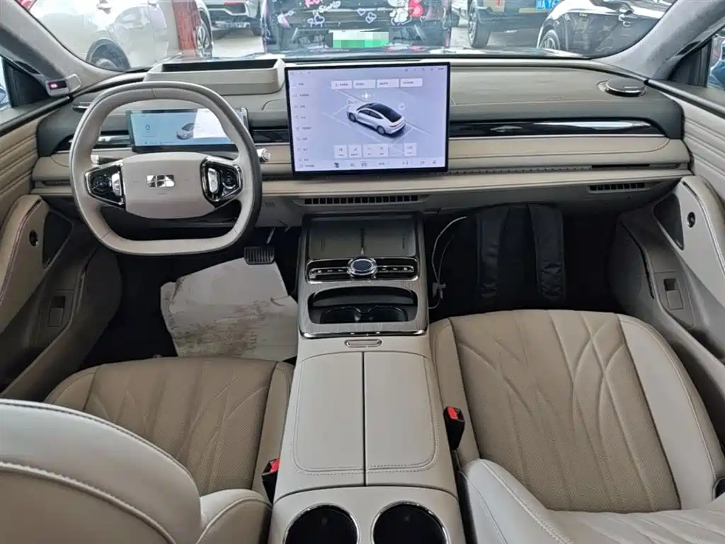 Geely Galaxy Galaxy Xingyao 8 2025 130km EM-P Starship Edition фото 10