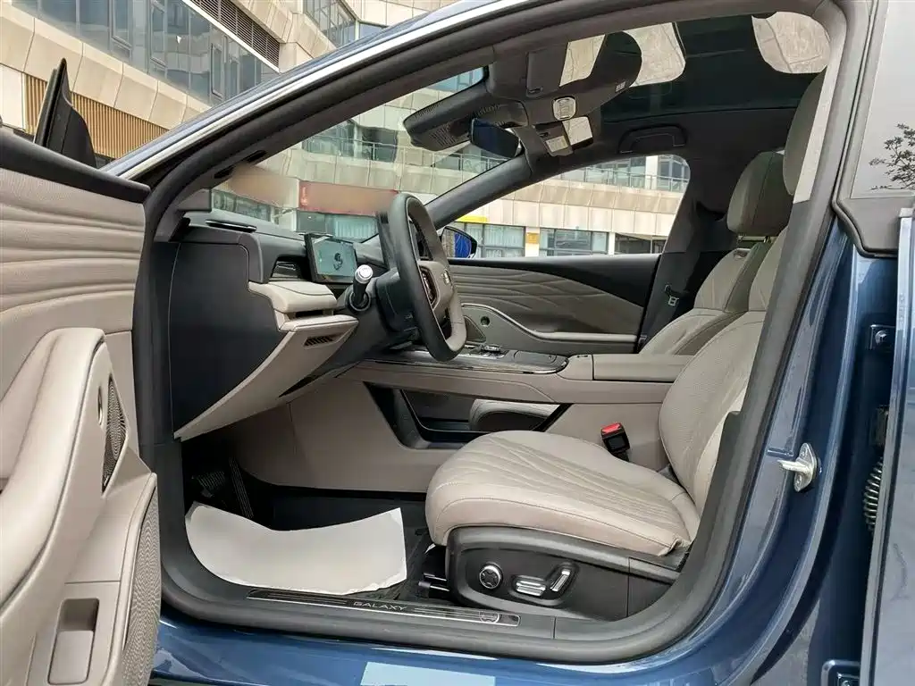 Geely Galaxy Galaxy Xingyao 8 2025 130km EM-P Starship Edition фото 15