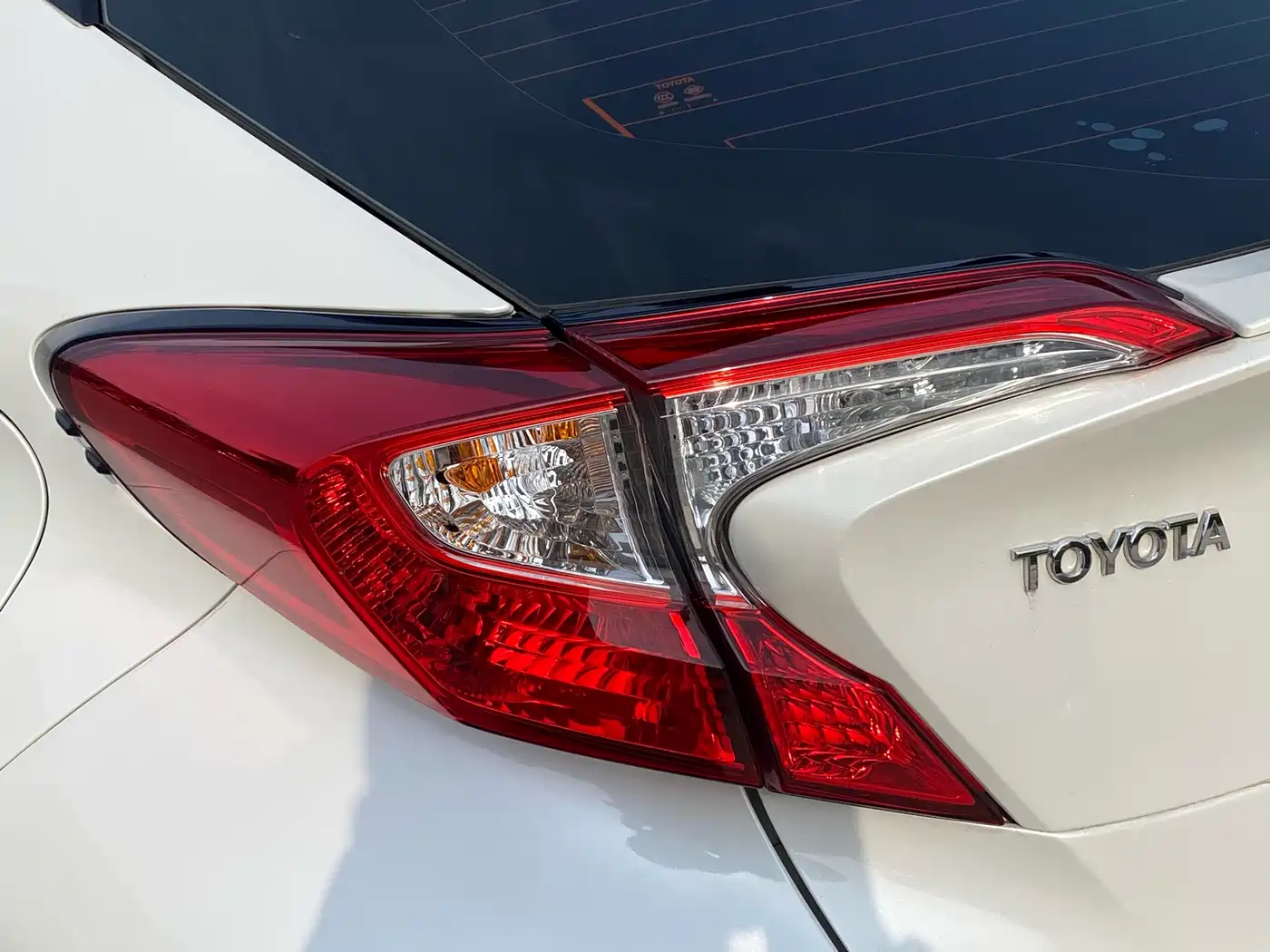 Toyota C-HR 2021 2020 Model 2.0L Leading
