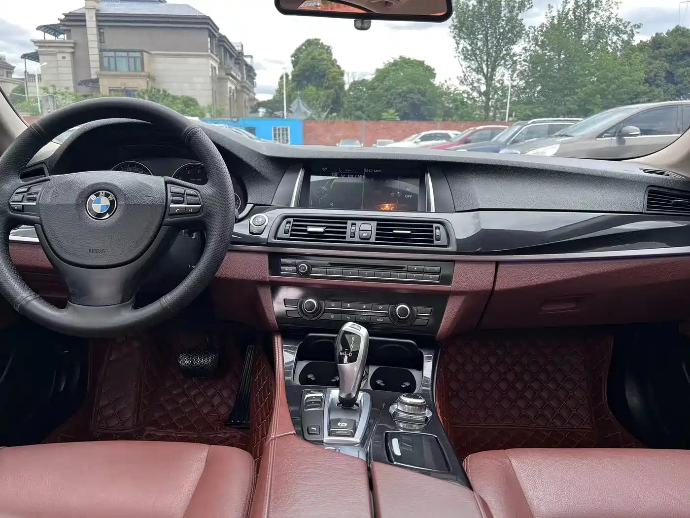 BMW 5 Series 2014 520Li Elegance фото 11